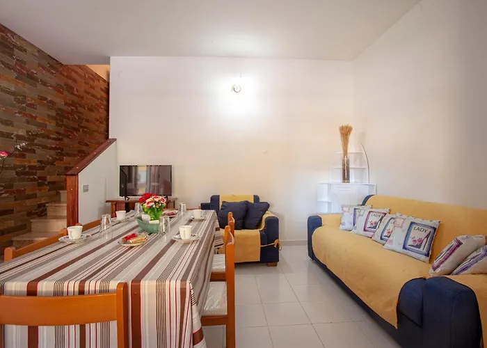 Arcobaleno 1 Holiday home *